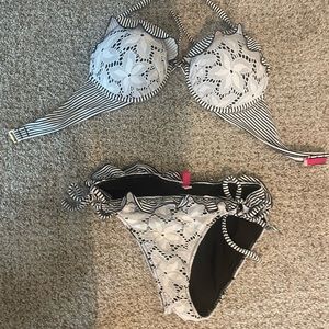 2 Victoria Secret bikinis